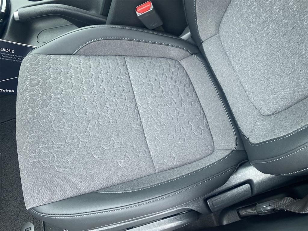 new 2025 Kia Seltos car, priced at $26,085
