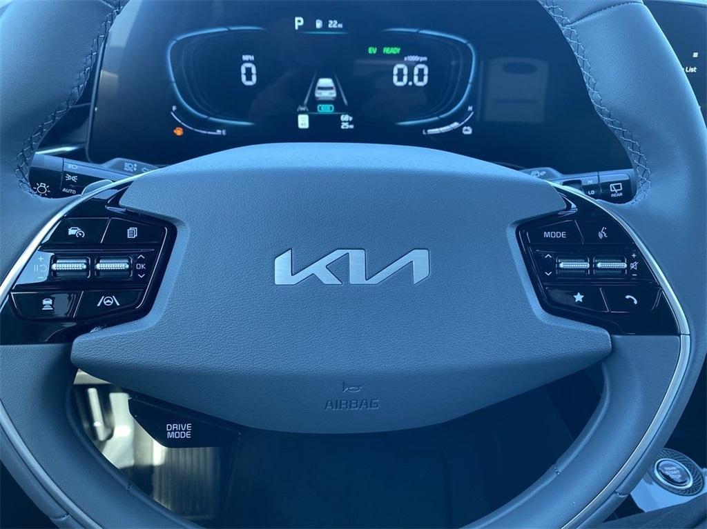 new 2025 Kia Niro car, priced at $30,725