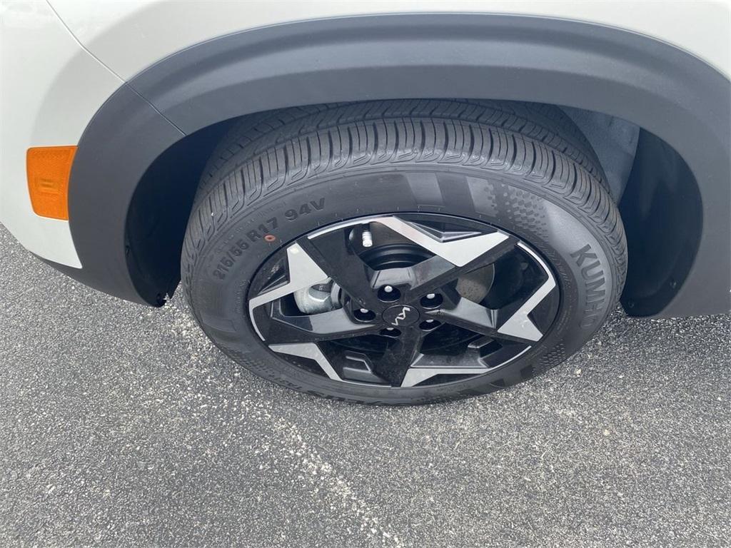 new 2025 Kia Seltos car, priced at $29,615