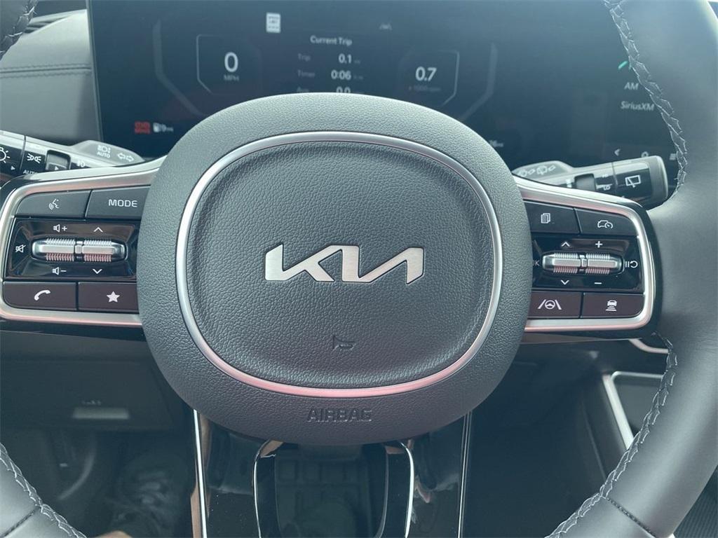 new 2025 Kia Carnival car, priced at $52,250