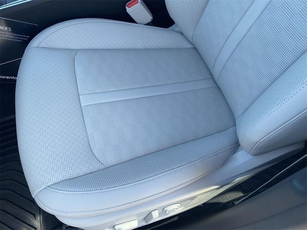new 2025 Kia Sorento car, priced at $35,120