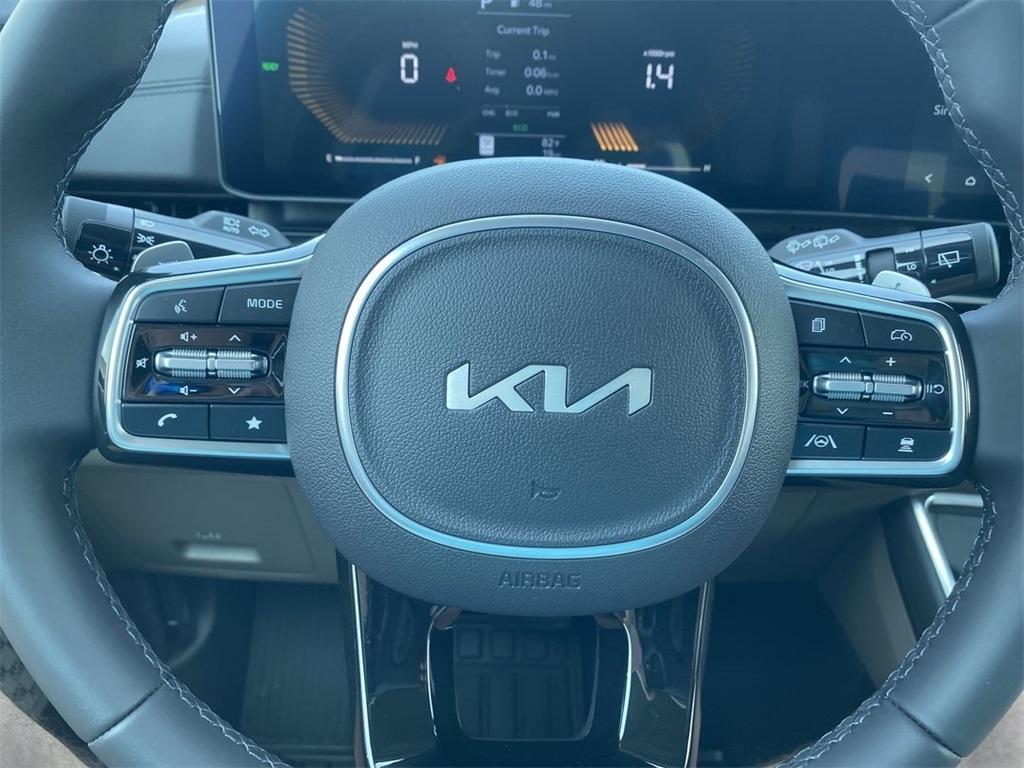new 2025 Kia Carnival Hybrid car, priced at $44,749