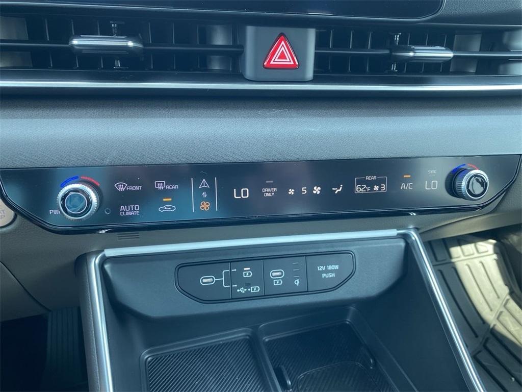new 2025 Kia Carnival Hybrid car, priced at $44,749