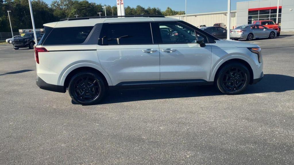 new 2026 Kia Carnival Hybrid car