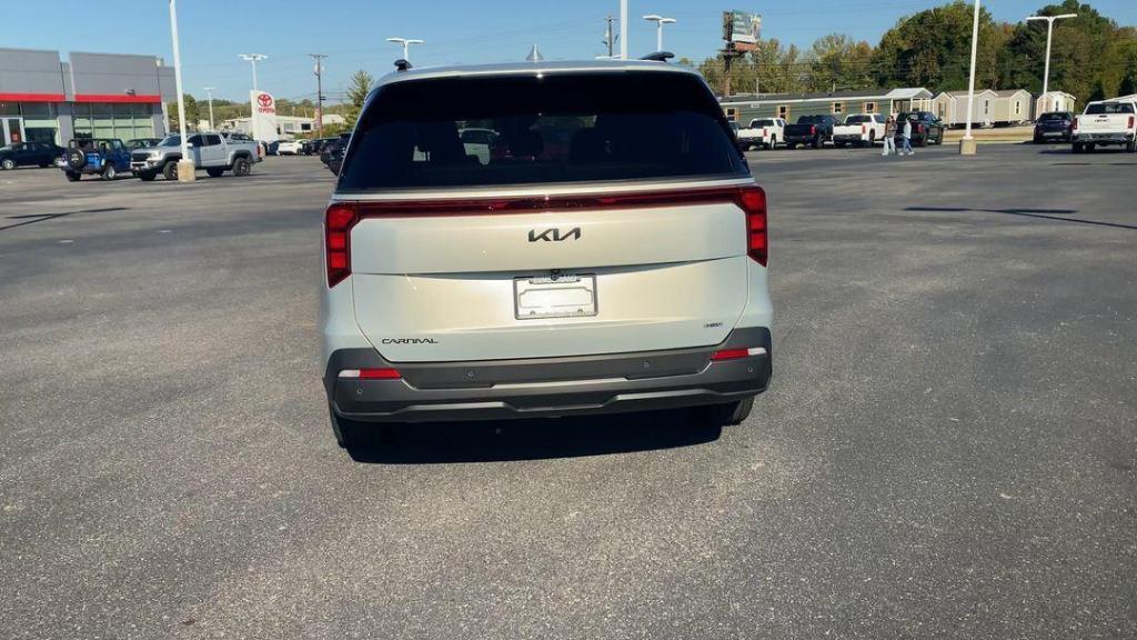 new 2026 Kia Carnival Hybrid car