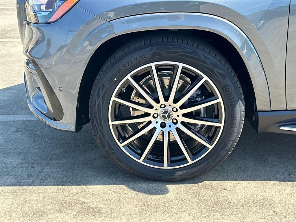 new 2026 Mercedes-Benz GLS 580 car, priced at $121,065