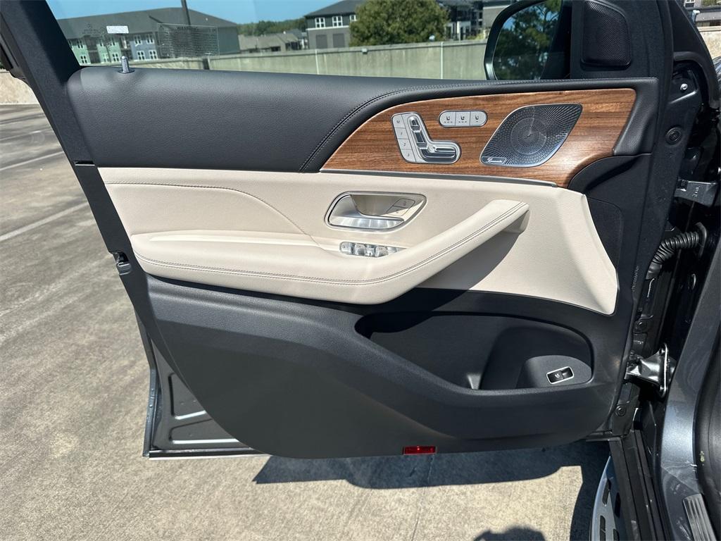 new 2026 Mercedes-Benz GLS 580 car, priced at $121,065