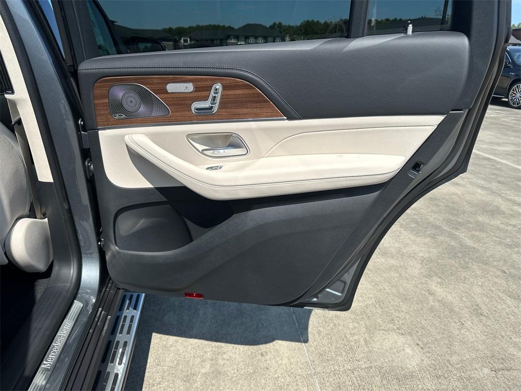 new 2026 Mercedes-Benz GLS 580 car, priced at $121,065