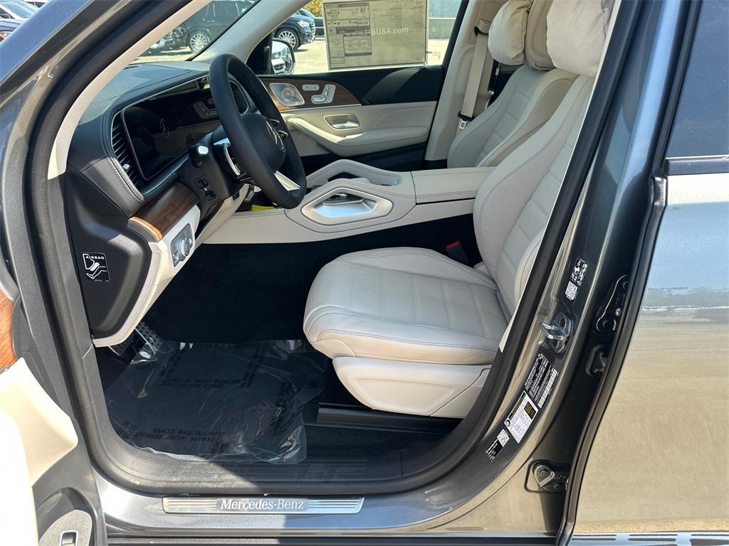 new 2026 Mercedes-Benz GLS 580 car, priced at $121,065