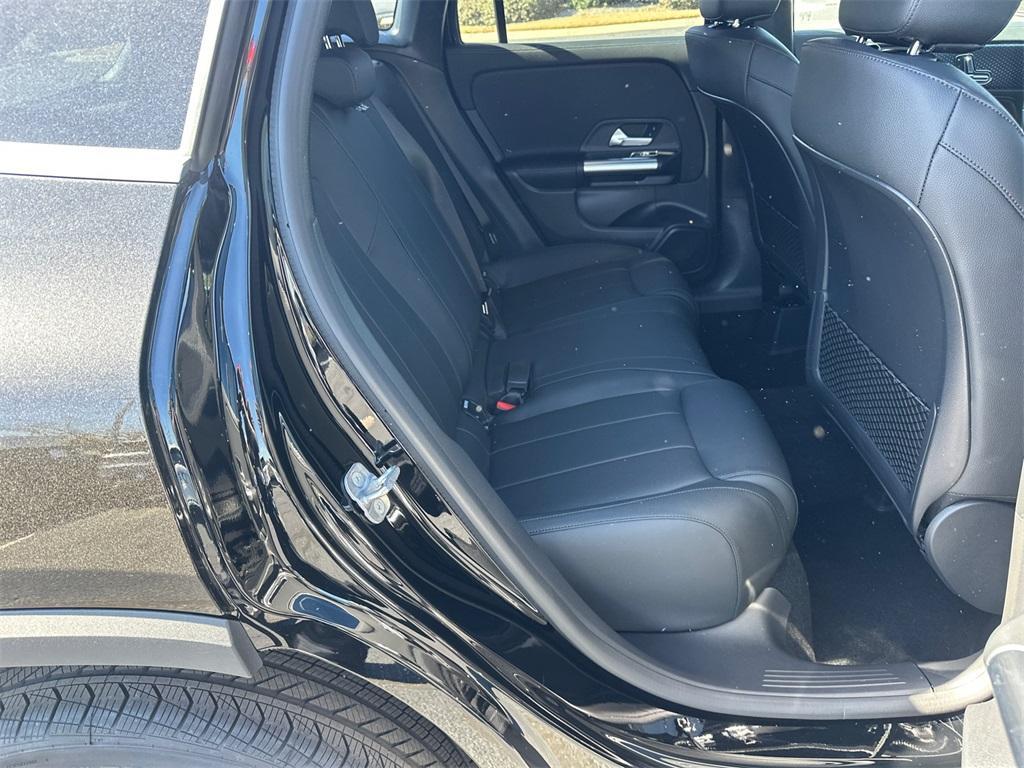 new 2025 Mercedes-Benz GLA 250 car, priced at $42,250