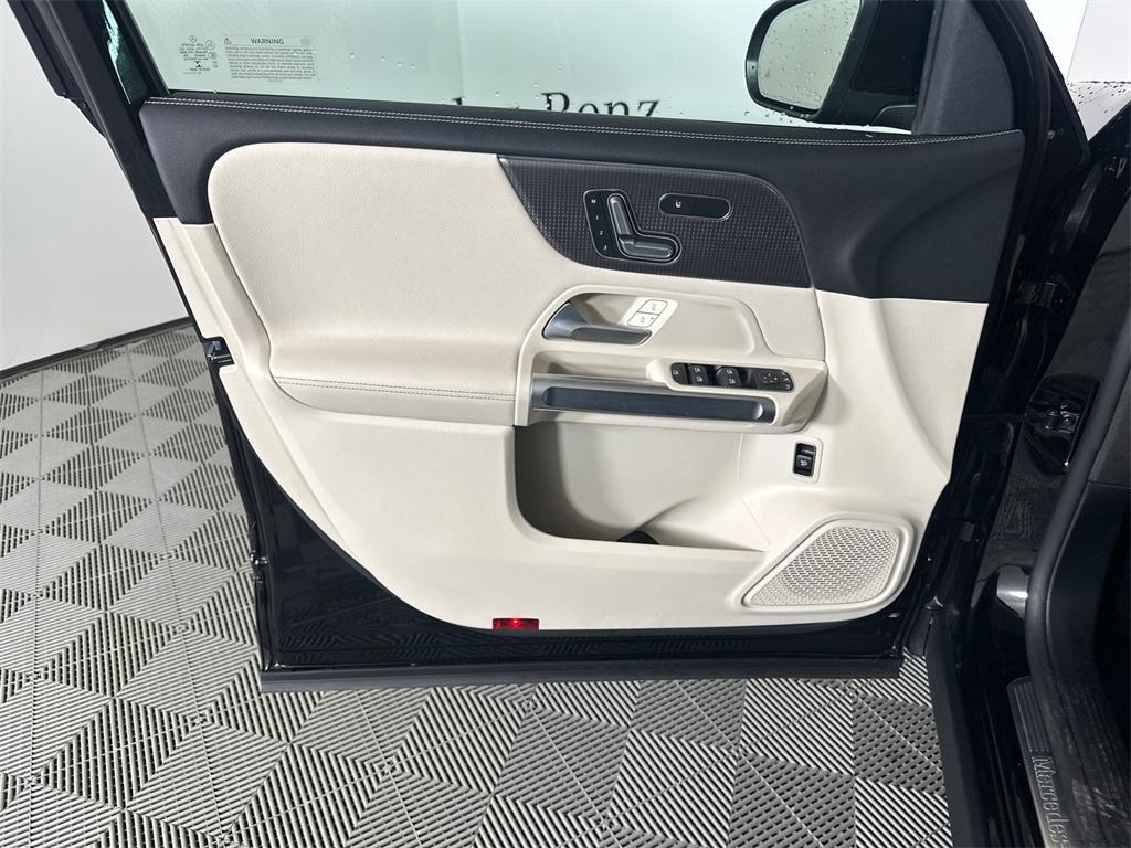 used 2021 Mercedes-Benz GLB 250 car, priced at $32,606