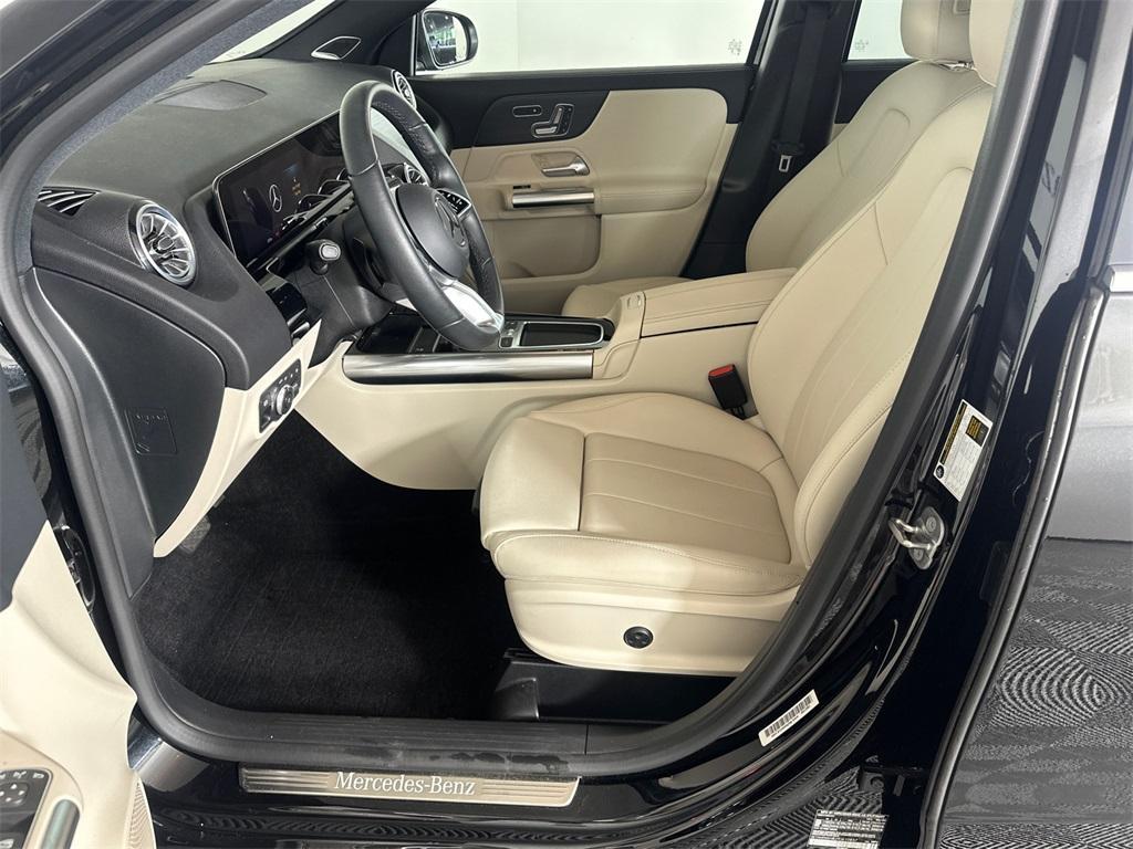 used 2024 Mercedes-Benz GLA 250 car, priced at $38,778