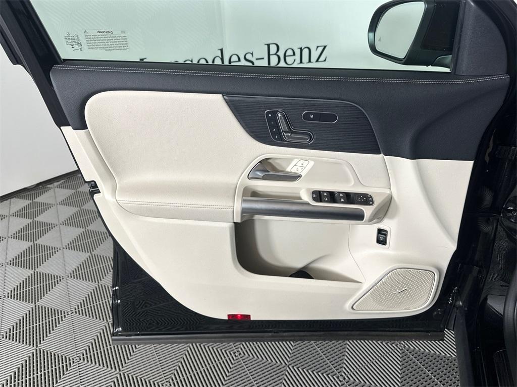 used 2024 Mercedes-Benz GLA 250 car, priced at $38,778