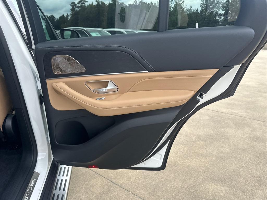 new 2026 Mercedes-Benz GLE 450 car, priced at $89,245