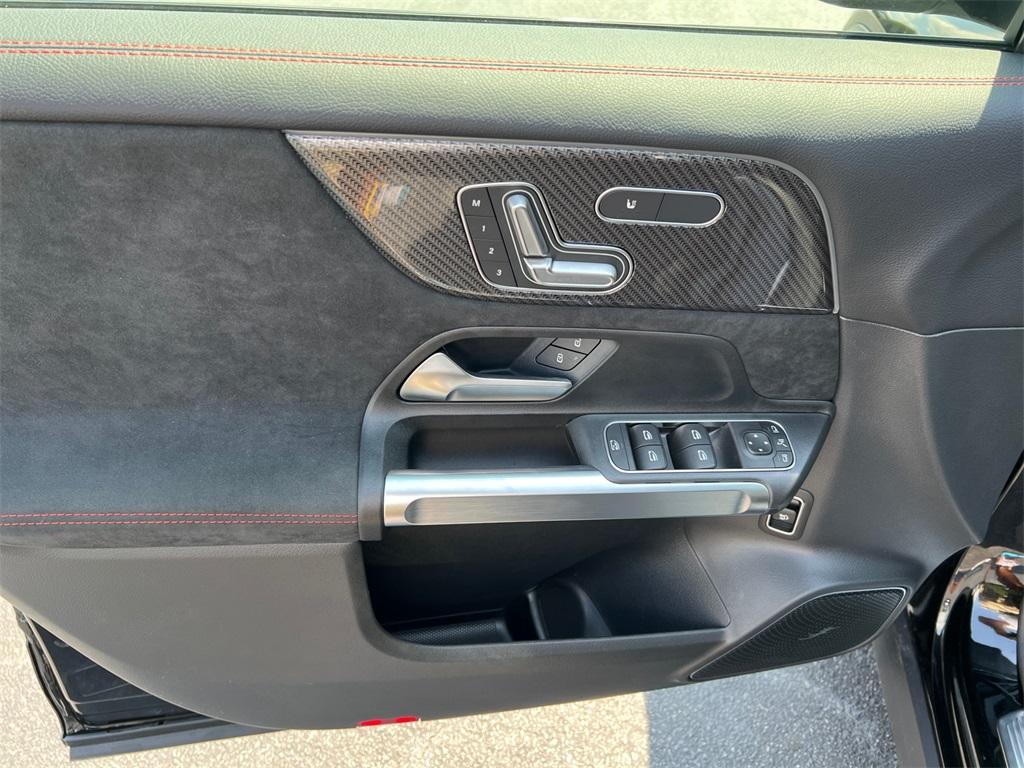 new 2025 Mercedes-Benz GLB 250 car, priced at $58,505
