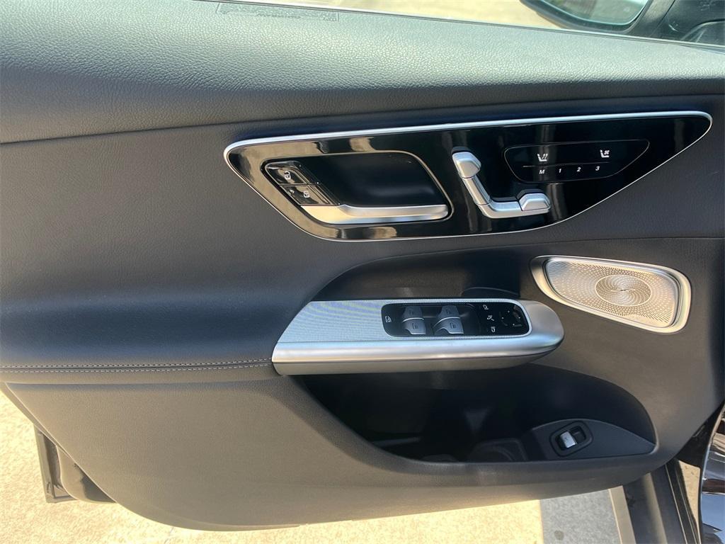 new 2025 Mercedes-Benz GLC 300 car, priced at $53,085