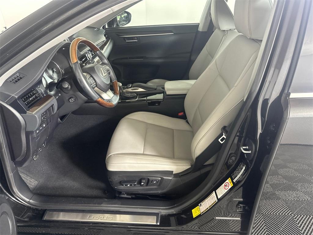 used 2018 Lexus ES 350 car, priced at $25,942