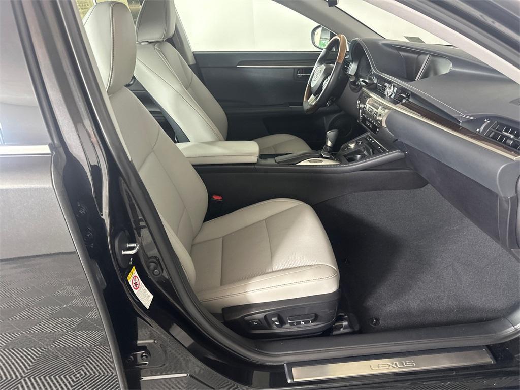 used 2018 Lexus ES 350 car, priced at $25,942