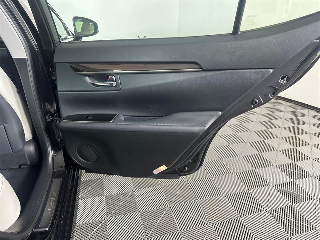 used 2018 Lexus ES 350 car, priced at $25,942