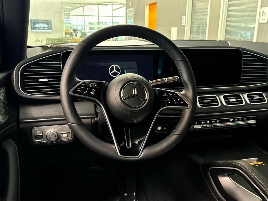 new 2025 Mercedes-Benz GLE 580 car, priced at $99,275