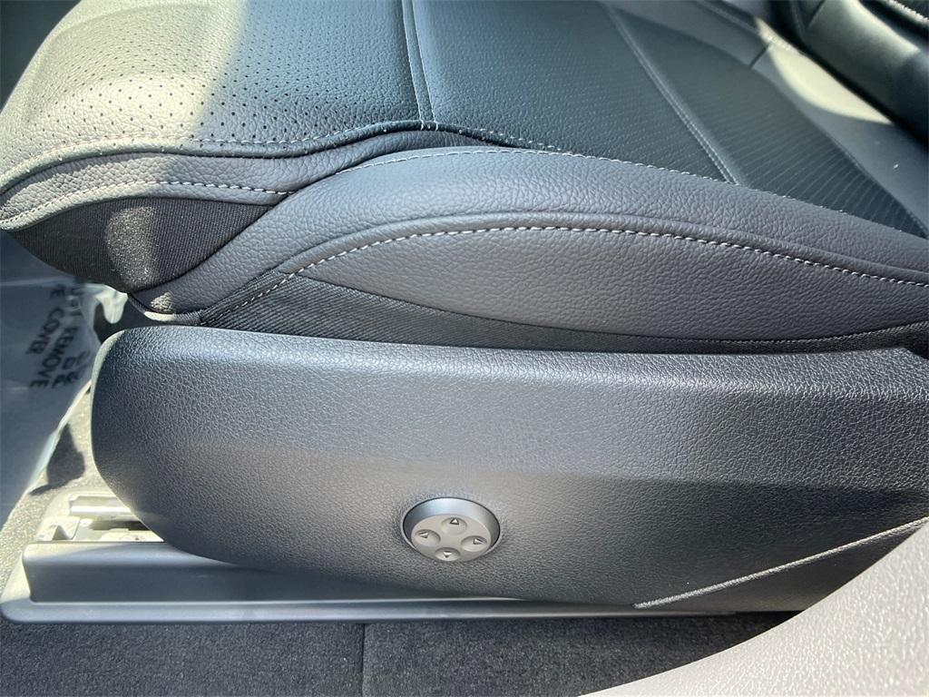 new 2025 Mercedes-Benz GLC 350e car, priced at $68,530