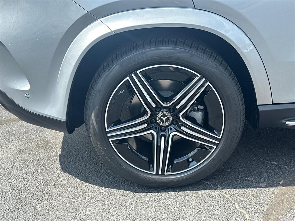 new 2026 Mercedes-Benz GLE 450 car, priced at $83,105