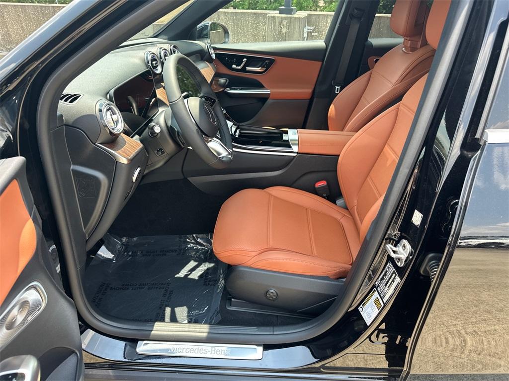 new 2025 Mercedes-Benz GLC 300 car, priced at $59,430