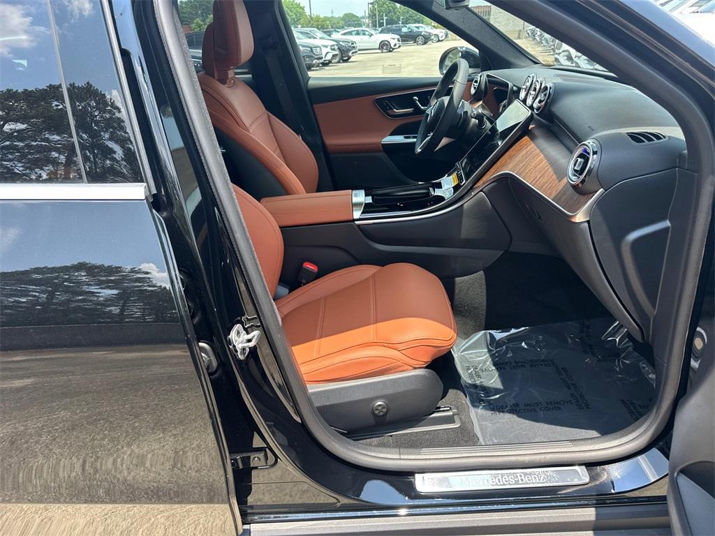 new 2025 Mercedes-Benz GLC 300 car, priced at $59,430