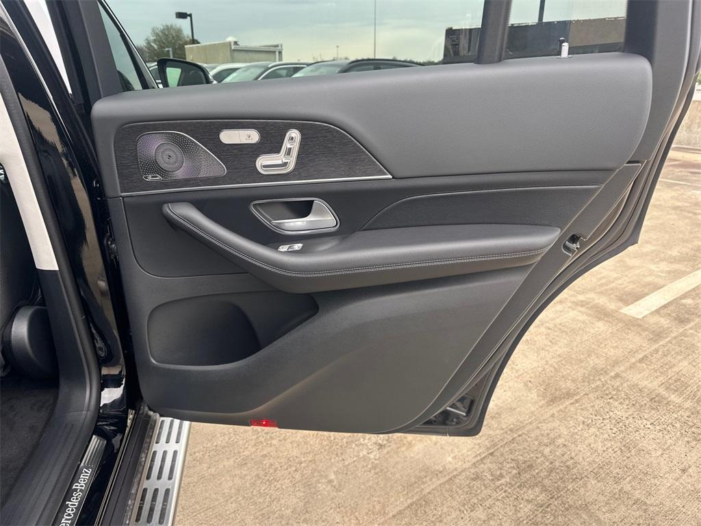 new 2026 Mercedes-Benz GLS 450 car, priced at $97,655