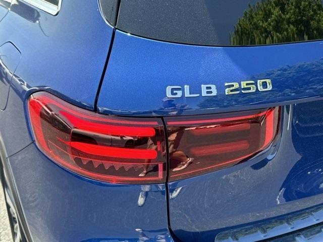 new 2024 Mercedes-Benz GLB 250 car, priced at $52,675