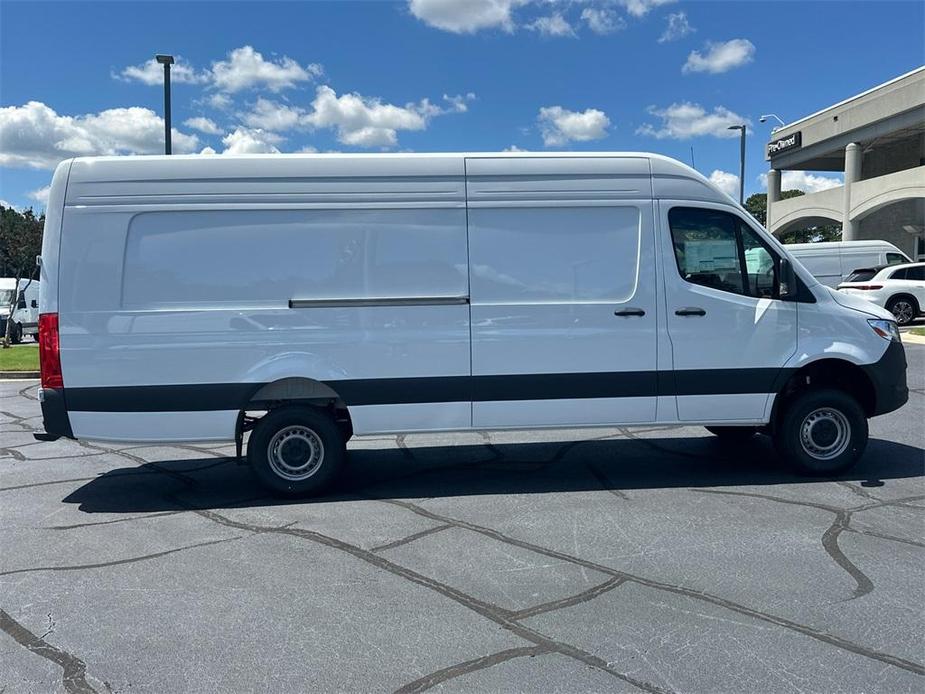 new 2024 Mercedes-Benz Sprinter 2500 car, priced at $75,406