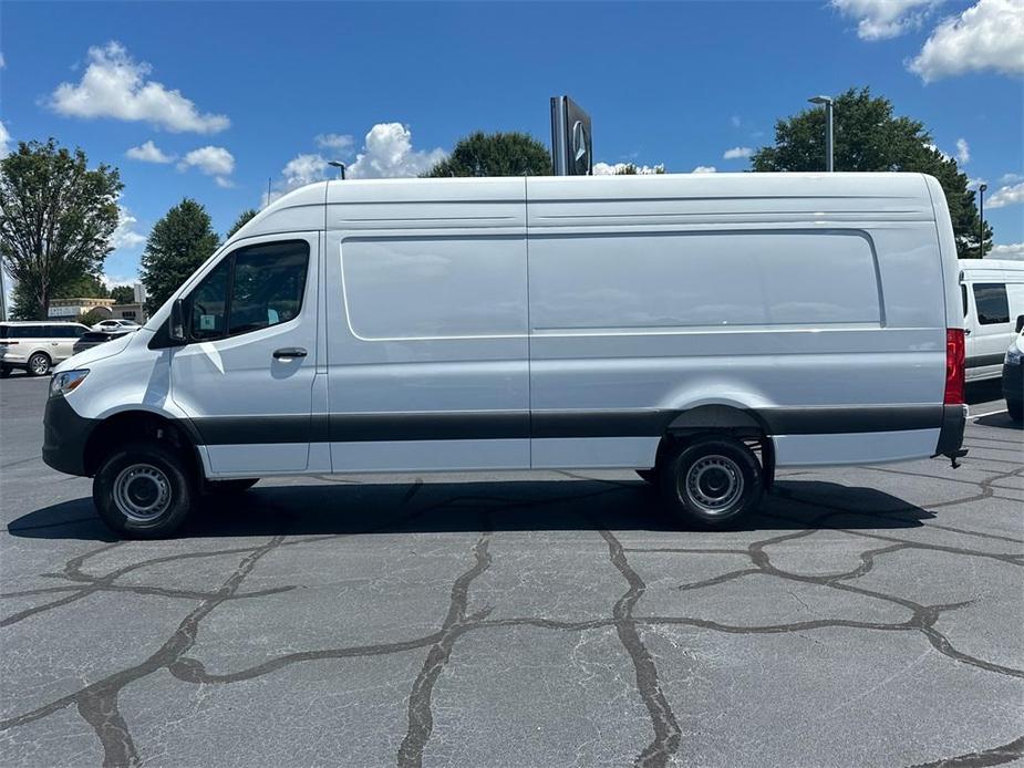 new 2024 Mercedes-Benz Sprinter 2500 car, priced at $75,406