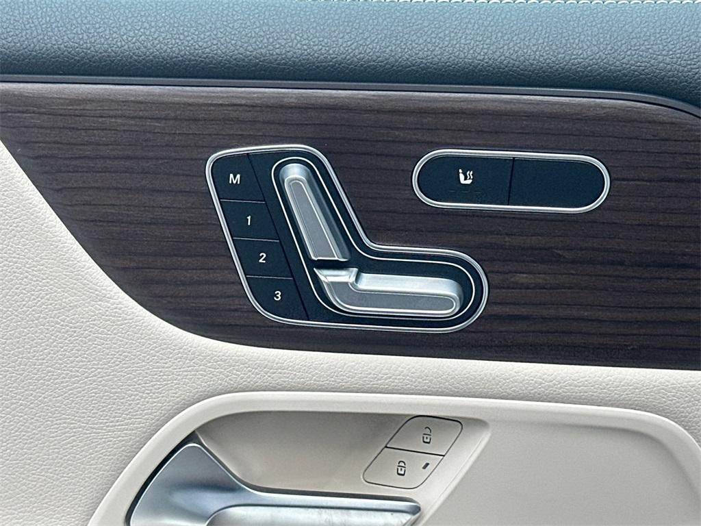 new 2025 Mercedes-Benz EQB 250 car, priced at $59,350