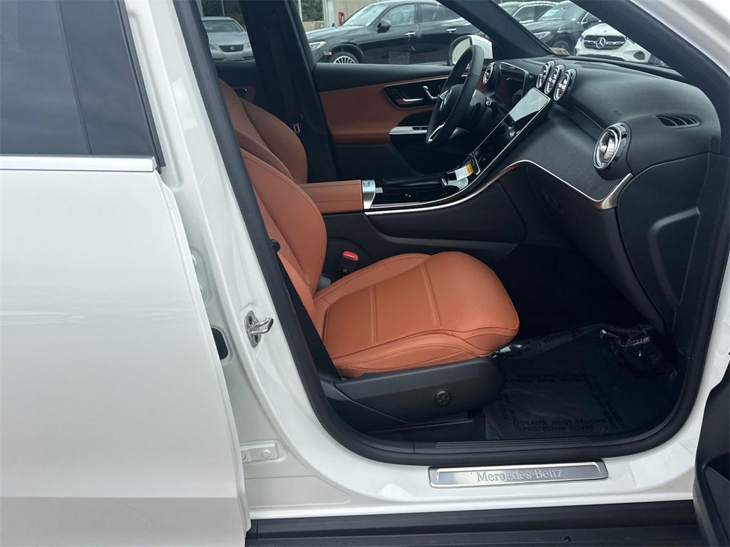 new 2026 Mercedes-Benz GLC 300 car, priced at $61,605
