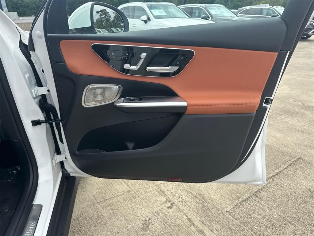 new 2026 Mercedes-Benz GLC 300 car, priced at $61,605