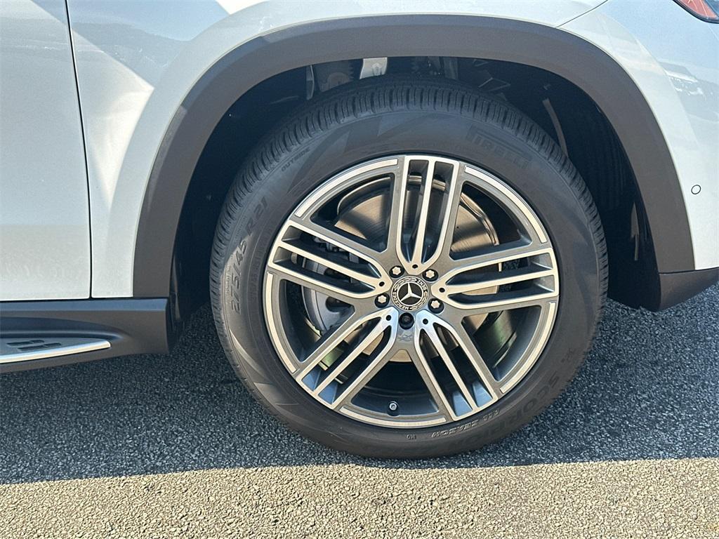 new 2026 Mercedes-Benz GLS 450 car, priced at $95,550