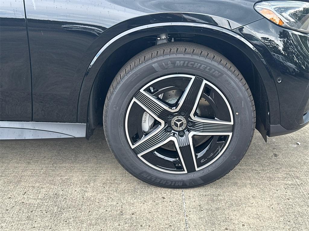 new 2025 Mercedes-Benz GLC 300 car, priced at $55,835
