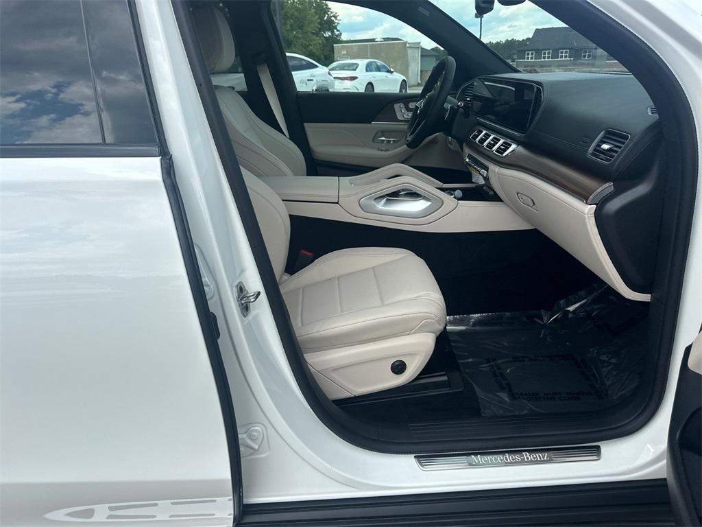 new 2026 Mercedes-Benz GLE 450 car, priced at $82,850
