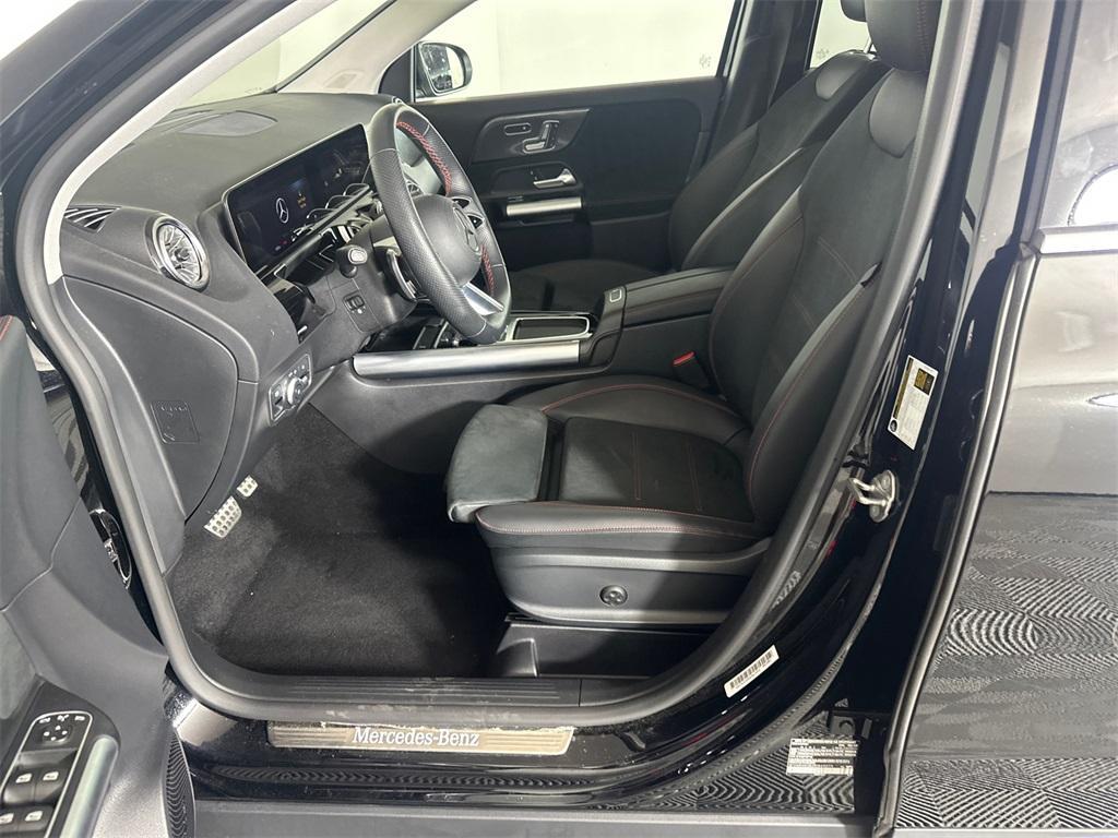 used 2024 Mercedes-Benz GLA 250 car, priced at $39,682