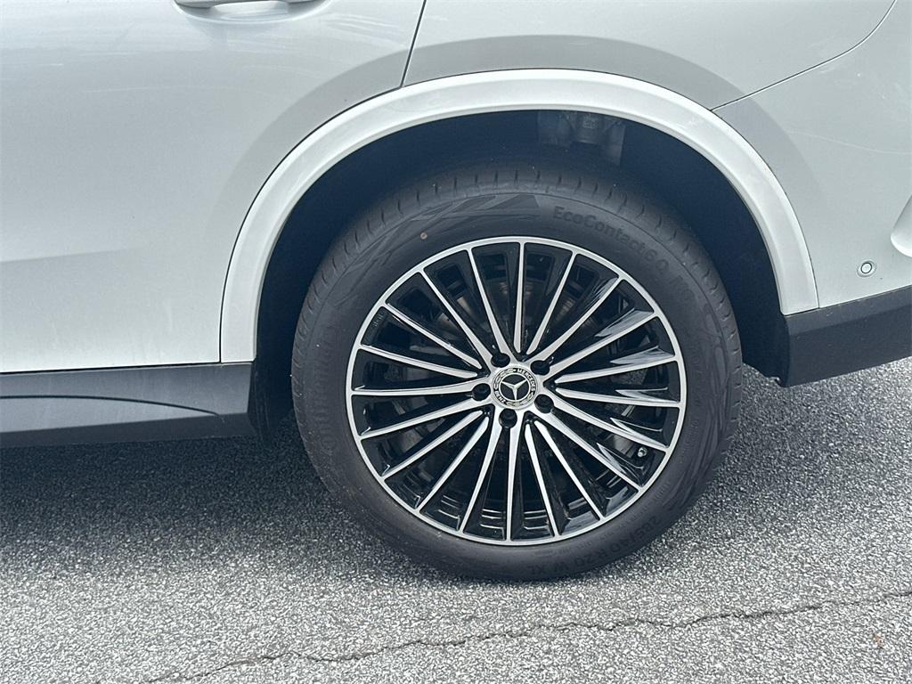 new 2025 Mercedes-Benz GLC 300 car, priced at $63,335