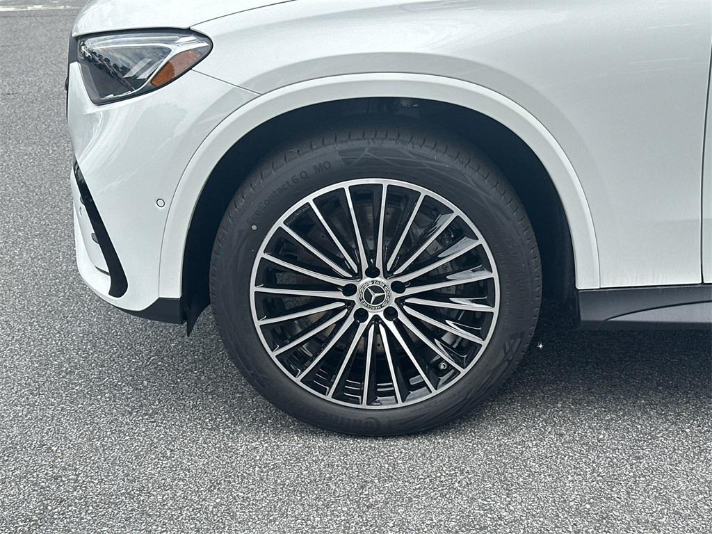 new 2025 Mercedes-Benz GLC 300 car, priced at $63,335