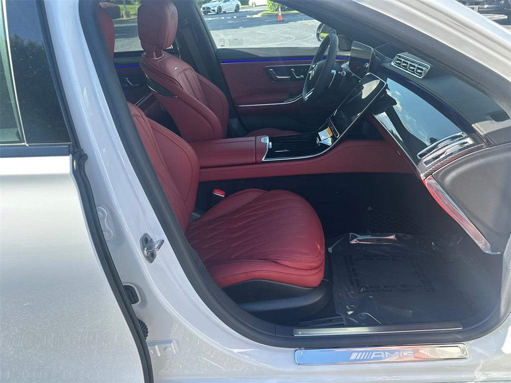 new 2025 Mercedes-Benz AMG S 63 E car, priced at $205,080