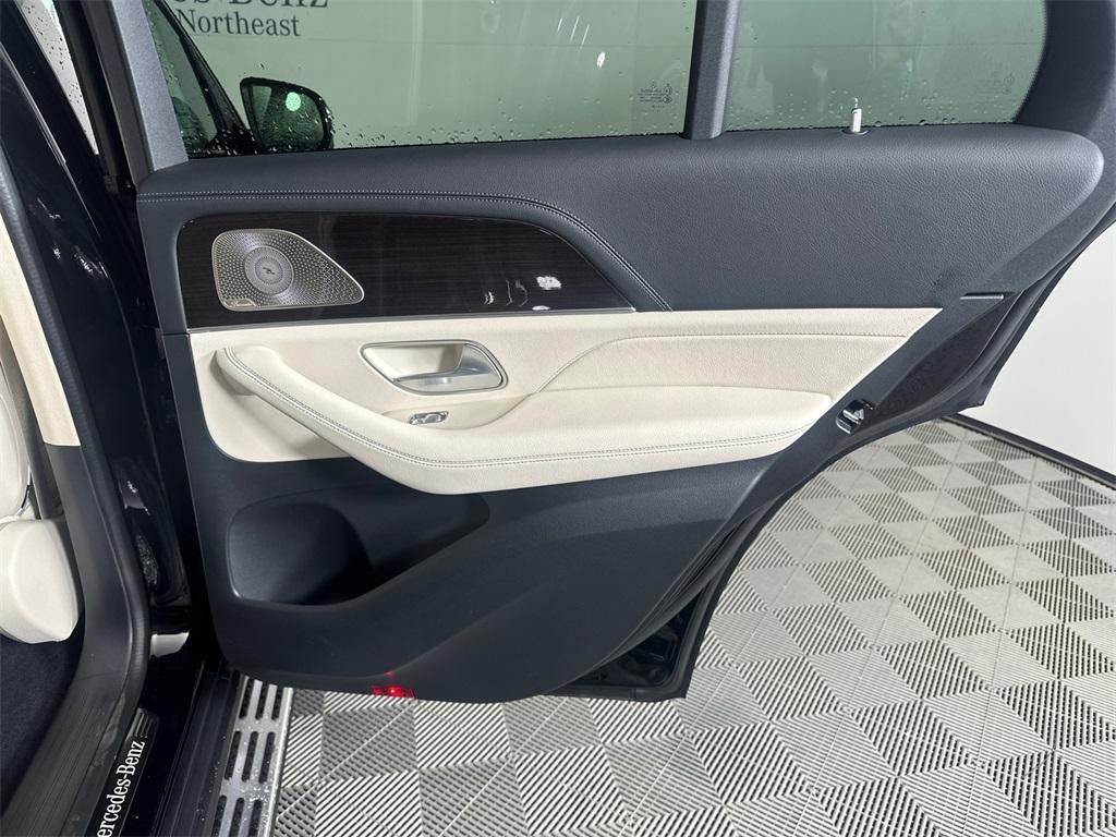 new 2025 Mercedes-Benz GLE 350 car, priced at $77,930