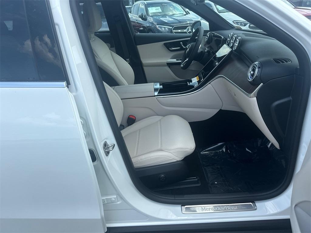 new 2025 Mercedes-Benz GLC 350e car, priced at $65,620