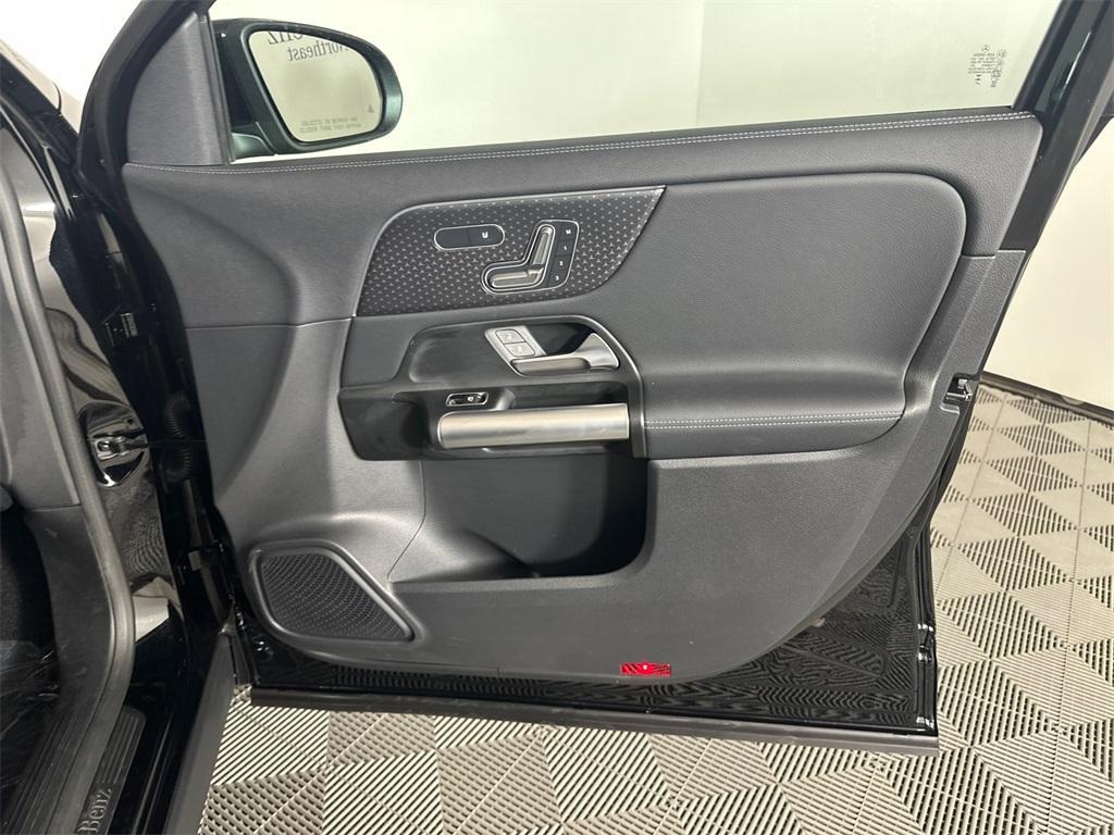 used 2025 Mercedes-Benz GLA 250 car, priced at $41,987
