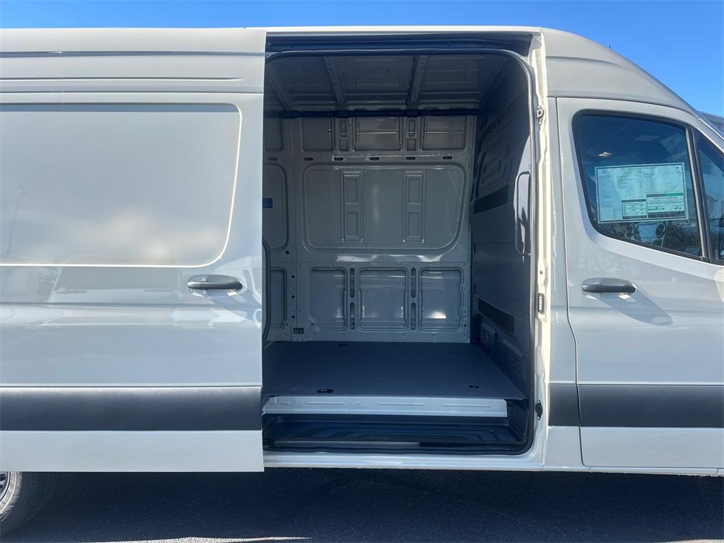 new 2025 Mercedes-Benz Sprinter 2500 car, priced at $66,087