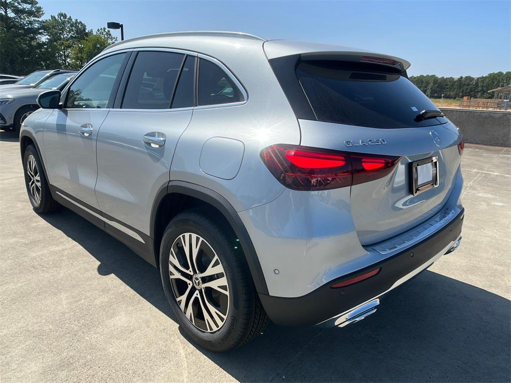 new 2025 Mercedes-Benz GLA 250 car, priced at $50,755