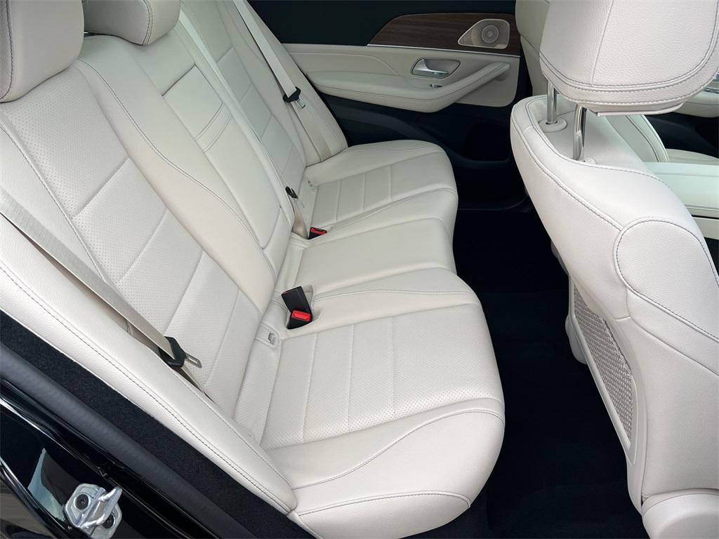 new 2026 Mercedes-Benz GLE 450 car, priced at $81,265