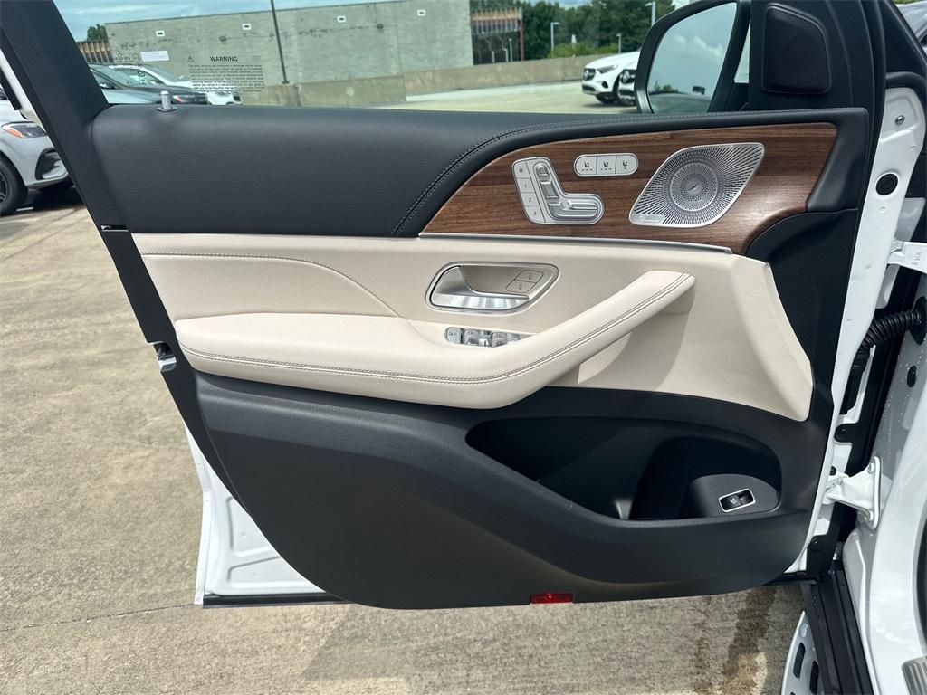 new 2025 Mercedes-Benz GLE 450 car, priced at $86,440