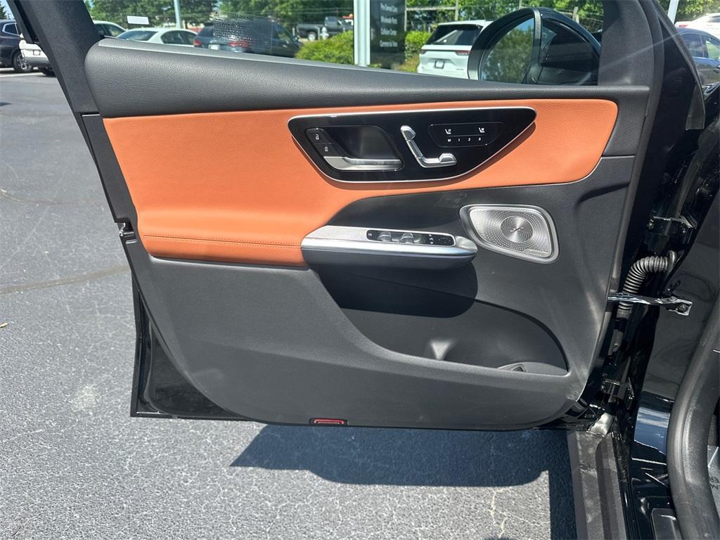 new 2025 Mercedes-Benz GLC 300 car, priced at $56,580